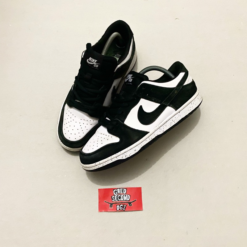 Jual Nike Sb Dunk Low Black White Suede | Shopee Indonesia