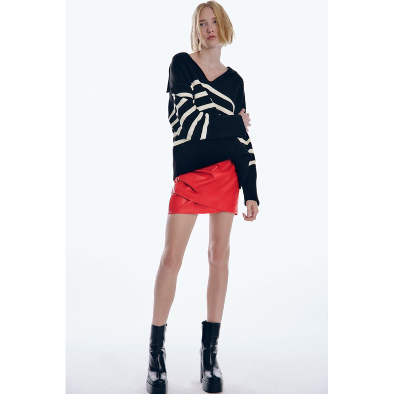 Jual Sweater Knit Z*raa V Neck Striped | Shopee Indonesia