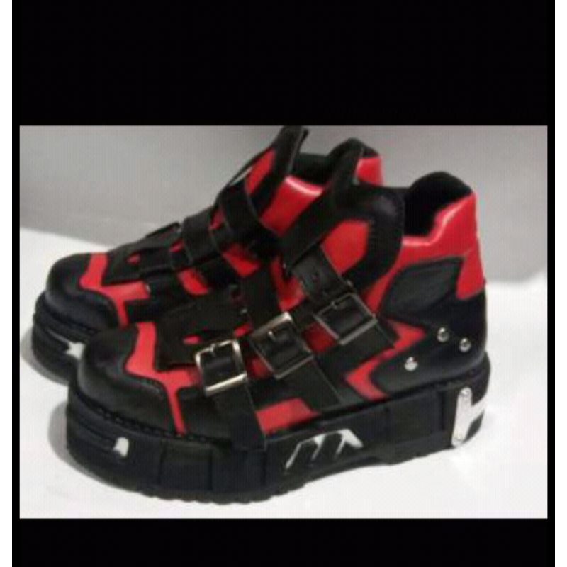 Jual sepatu boots rock full gesper merah hitam | Shopee Indonesia