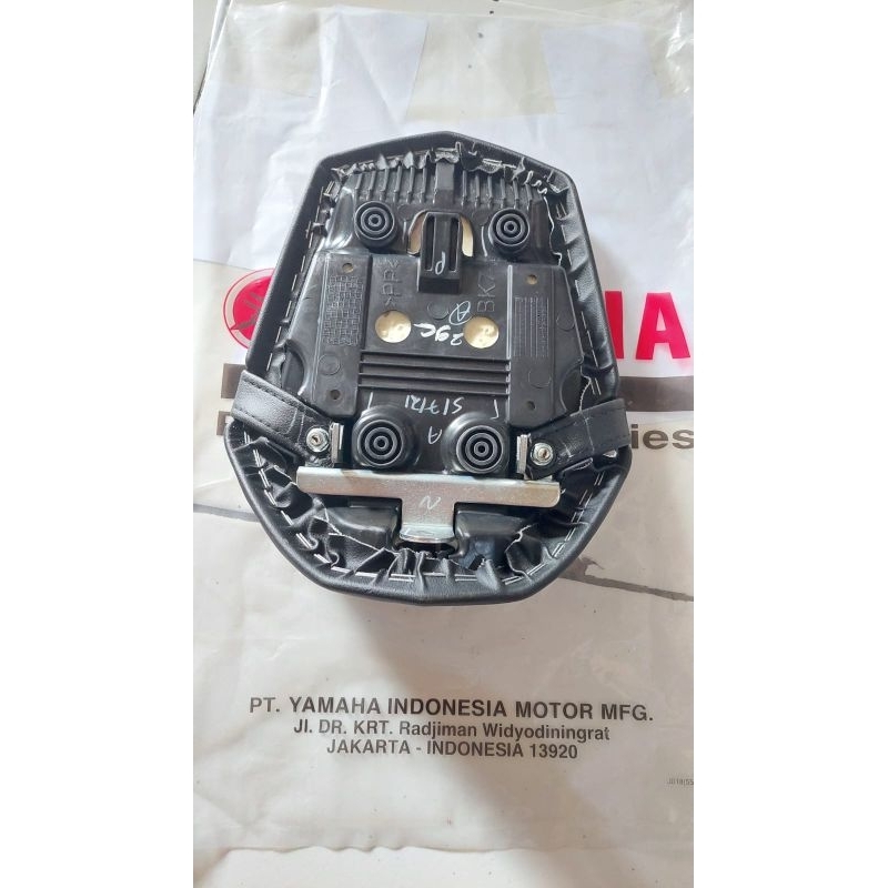 Jual Jok tempat duduk belakang R15 V3 original Yamaha | Shopee Indonesia