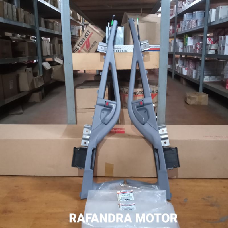 Fungsi Plastik pada Door Trim Toyota Sienta: Lebih dari Sekadar Estetika