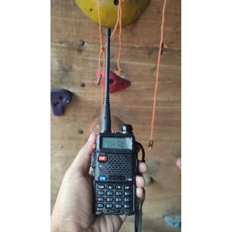Jual WALKIE TALKIE BAOFENG Model UV- 5R PROFESSIONAL FM TRANSCEIVER ...