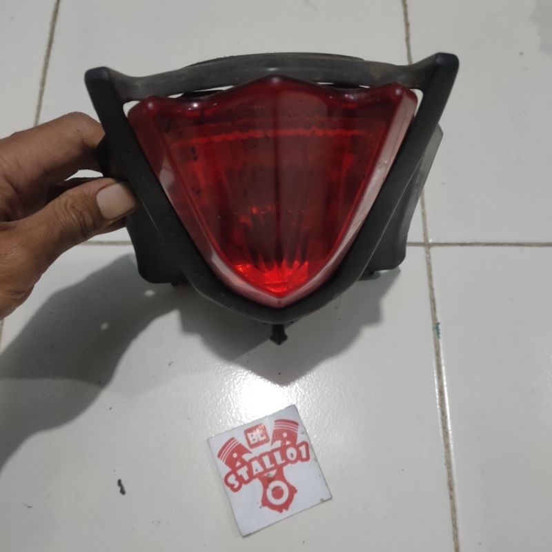 Jual Lampu belakang Suzuki GSX 150 R atau S dan braket cover lampu rem ...