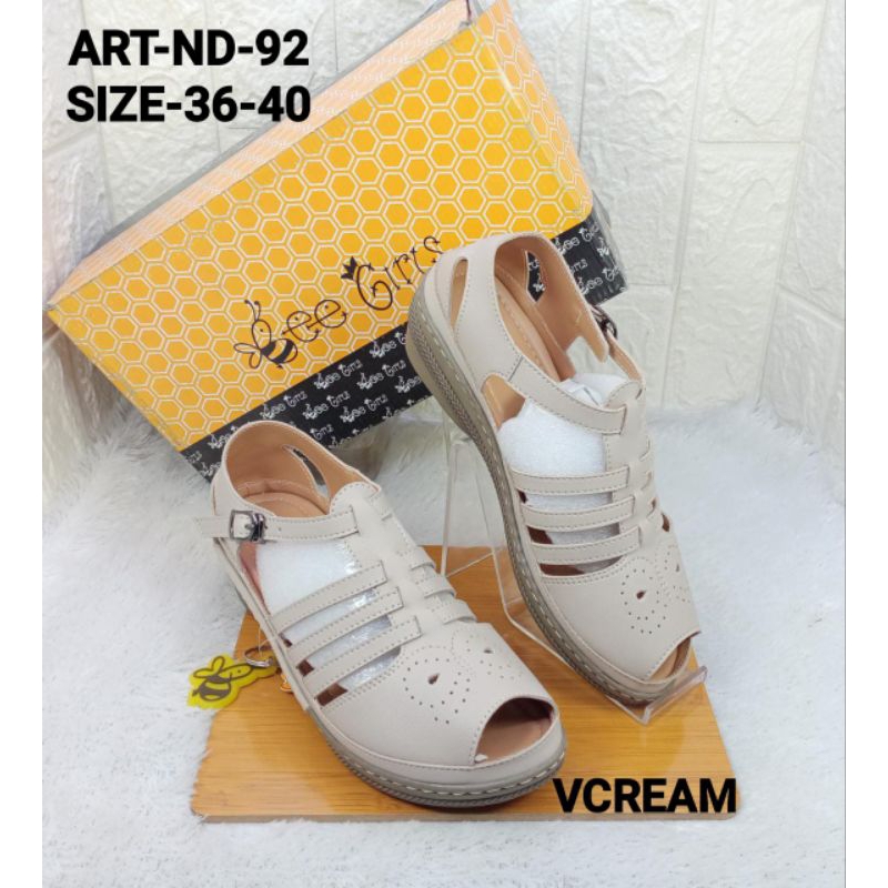 Sandal bee girl hot sale