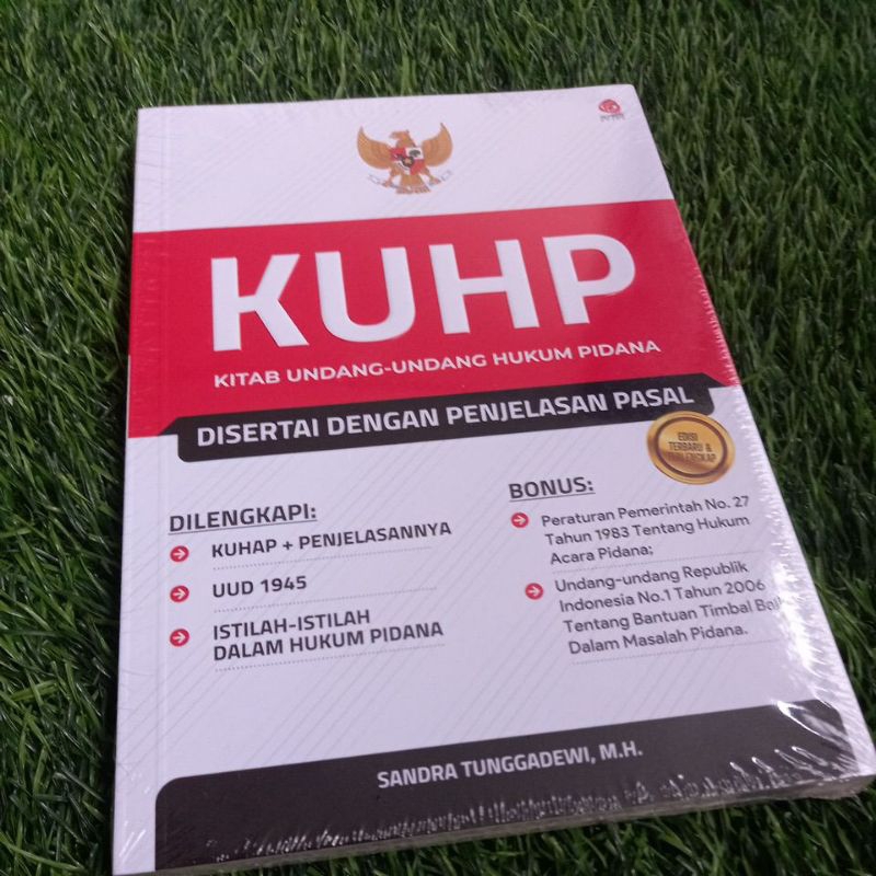 Jual BUKU KUHP KITAB UNDANG UNDANG HUKUM PIDANA DI SERTAI PENJELASAN ...