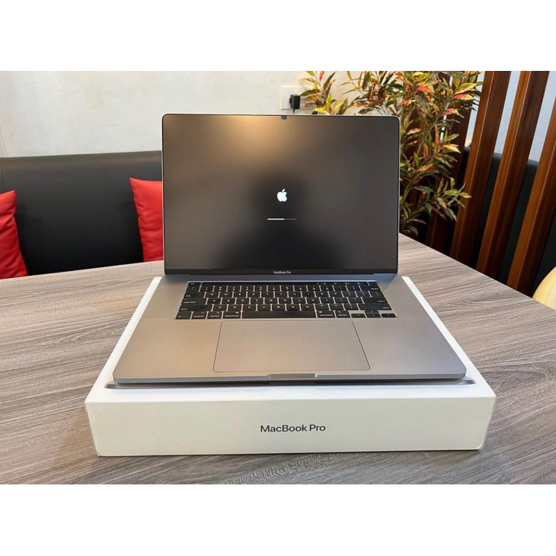 Jual MACBOOK PRO 16 INCH RETINA 2019 RAM 16 GB SSD 256 GB / 500GB ...