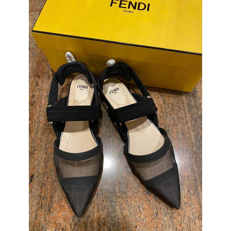 Fendi colibri flat deals