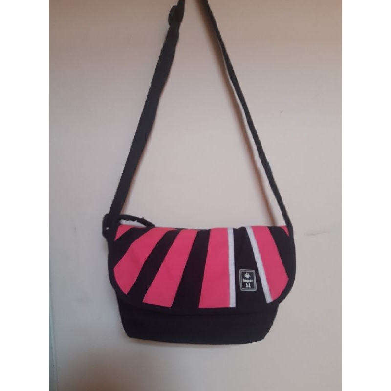 Hayrer sling bag store