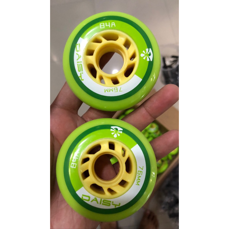 Jual wheels ban sepatu roda inlineskate daisy by flying eagle | Shopee ...