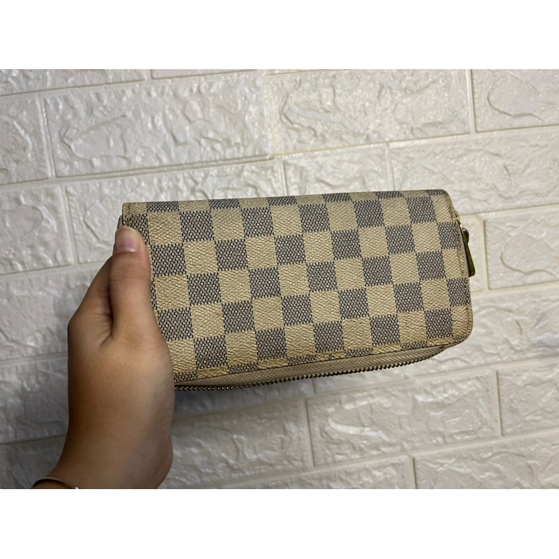 BEST SELLER DOMPET LV WALLET FREE BOX+PAPERBAG HARGA : 105.000 DOMPET LV  WALLET SIZE: 20x12 INCLUDE BOX PAPERBAG DUSTBAG SERTIFIKAT BILL