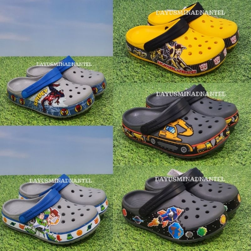 Harga sandal discount crocs anak original