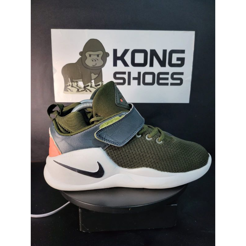 nike kwazi green training shoes