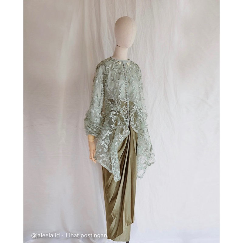 Jual READY FOR RENT (SEWA KEBAYA) JALEELA SIERRA FULL SET (KEBAYA KONDANGAN / MODERN / LAMARAN