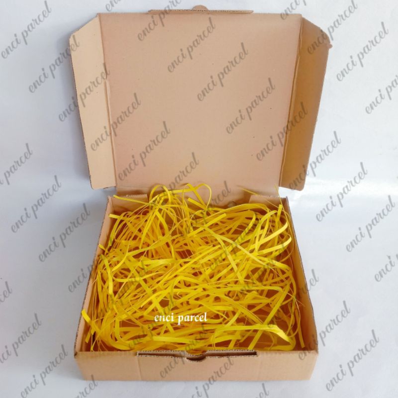 Jual kertas cacah isian kardus hampers shredded paper rumput rumputan ...