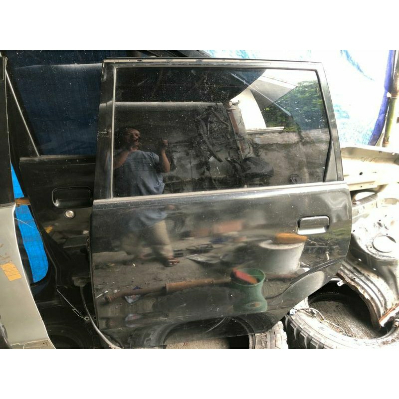 Ah, Pintu Tengah Avanza: Lebih dari Sekadar Akses, Sebuah Simbol Fleksibilitas