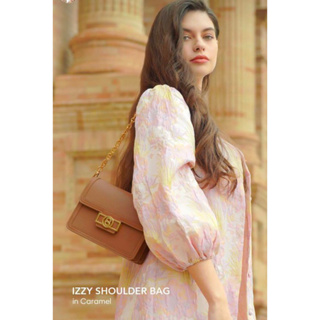 Buttonscarves Izzy Shoulder Bag Rouge