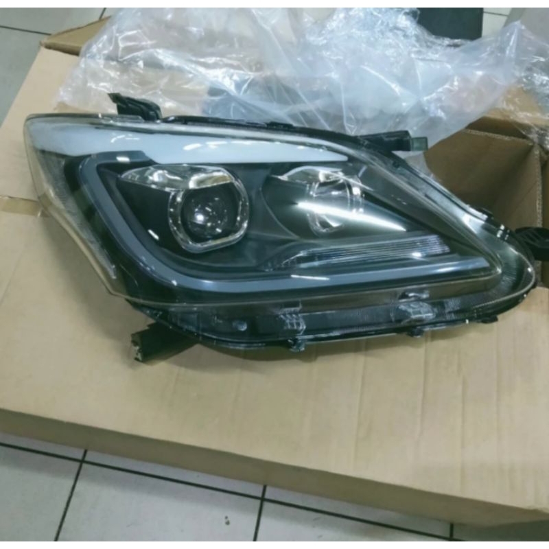 Jual LAMPU HEADLAMP INNOVA 2012_2015 | Shopee Indonesia