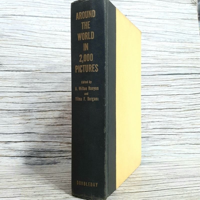 Jual Around The World In 2000 Pictures | Shopee Indonesia