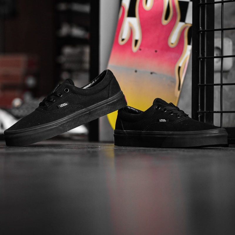 Jual Vans Era Classic Black Black Original 100 Guarantee BNIB Sepatu