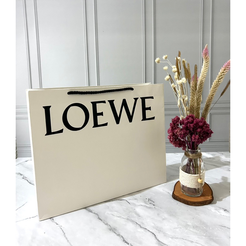 Loewe deals paper bag