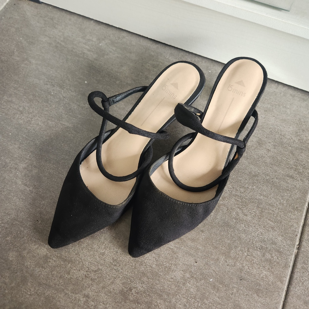 Jual 15mins AT STACCATO ORIGINAL COUNTER BLACK CHUNKY HEELS SEPATU ...