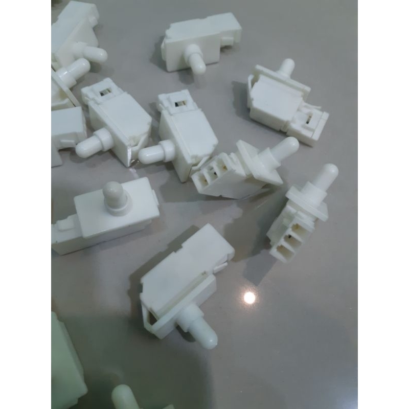 Jual switch pintu kulkas sharp original | Shopee Indonesia