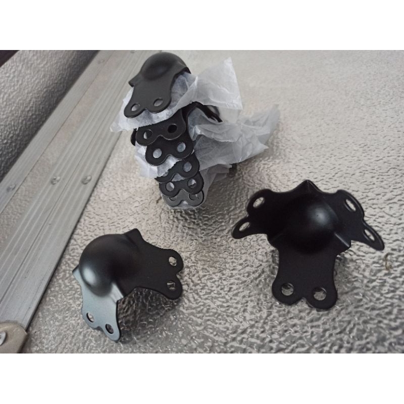 Jual Corner box / hard case uk.kecil import warna Hitam - 8pcs | Shopee ...