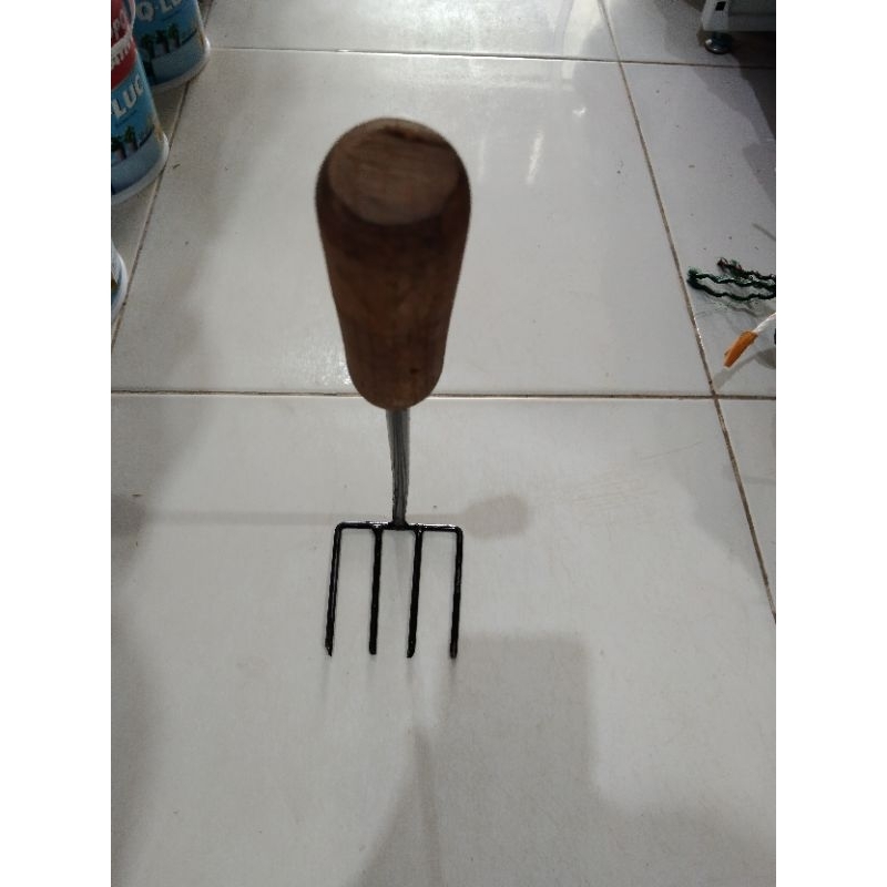 Jual Penggaruk tanah/rumput/garukan sampah mini | Shopee Indonesia