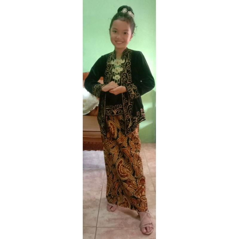 Jual Kebaya Beludru Adat Jawa | Shopee Indonesia