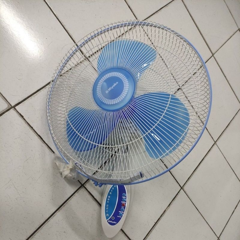 Jual Miyako Kaw Rc Gb Kipas Angin Wall Fan Kipas Angin Dinding Inch With Remote