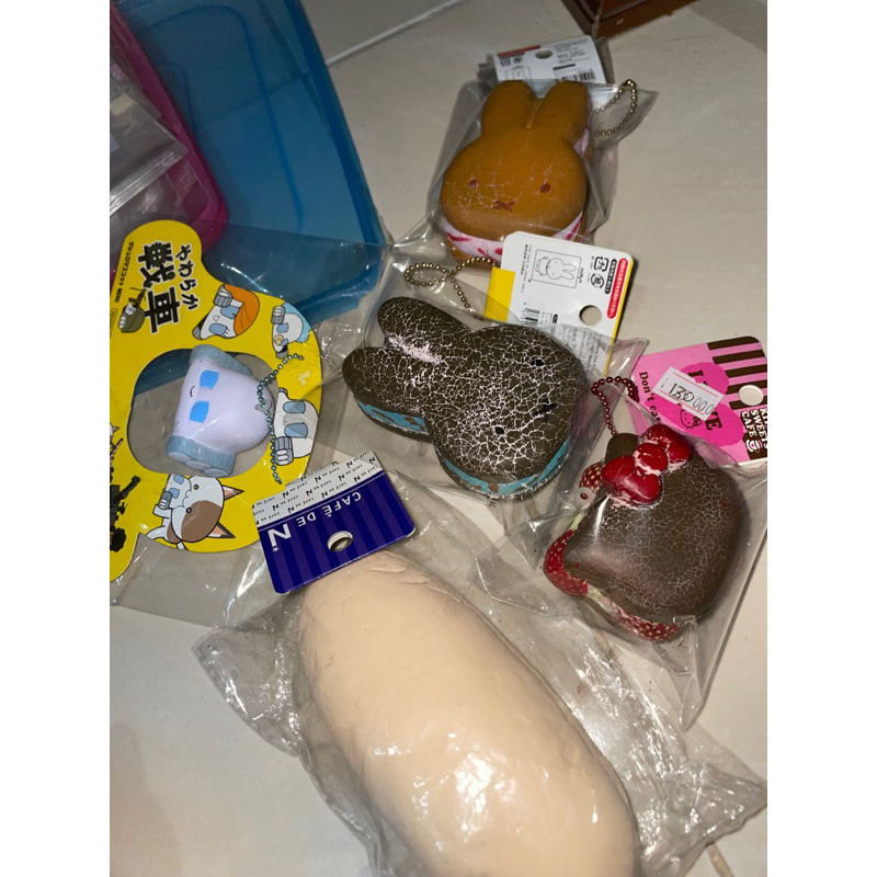 Jual sales squishy licensed under 50k | Shopee Indonesia