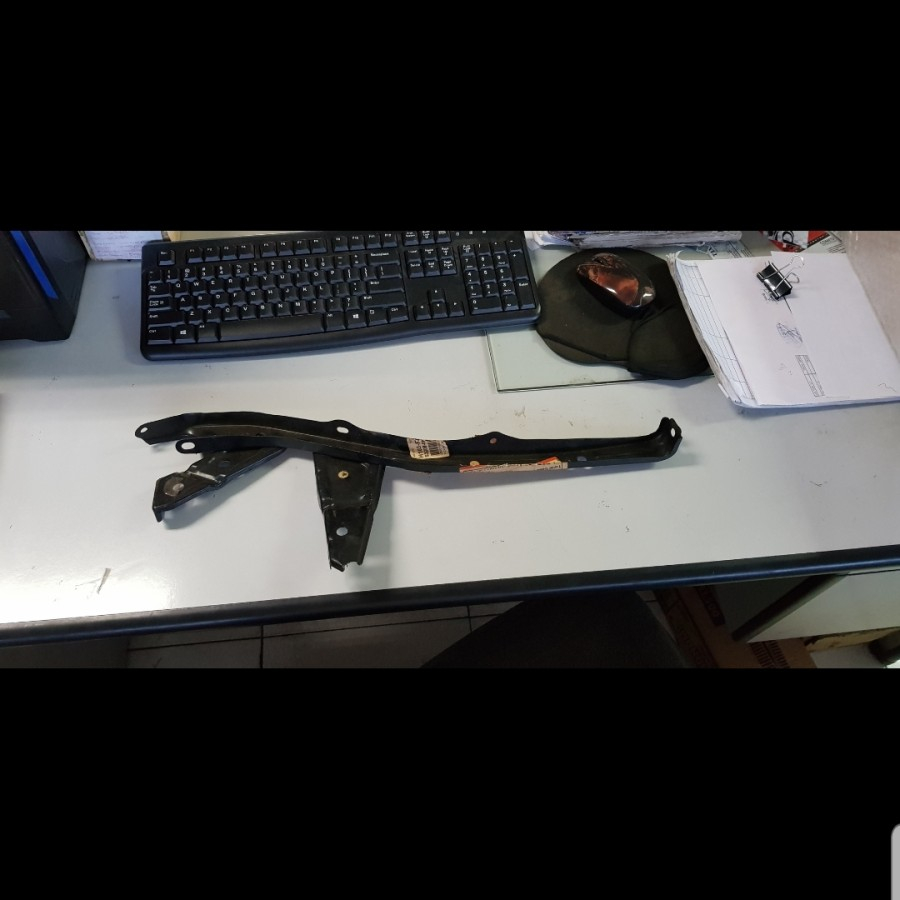 Jual Tiang Radiator Bumper Depan Toyota Innova Genuine Spare Parts ...