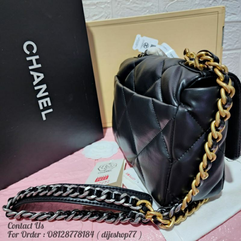 Chanel Classic Flap Bag Medium Lambskin Leather – l'Étoile de Saint Honoré