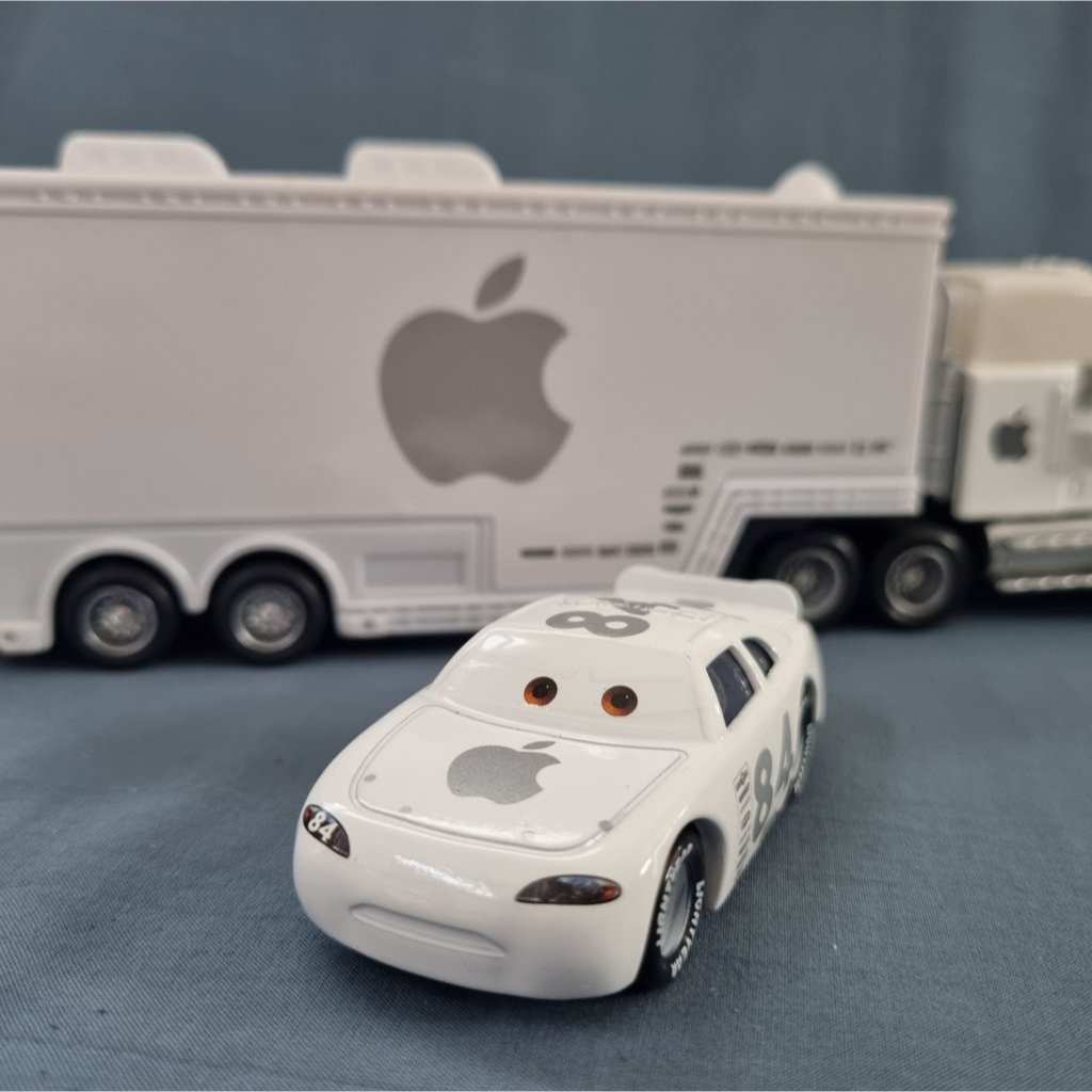 Jual Diecast Cars Mack Truck Apple Team White transporter set panjang ...