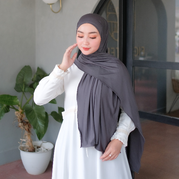 Jual [COD] Pashmina Kaos Jersey Premium 50 Warna | Pasmina Kaos Flowy ...