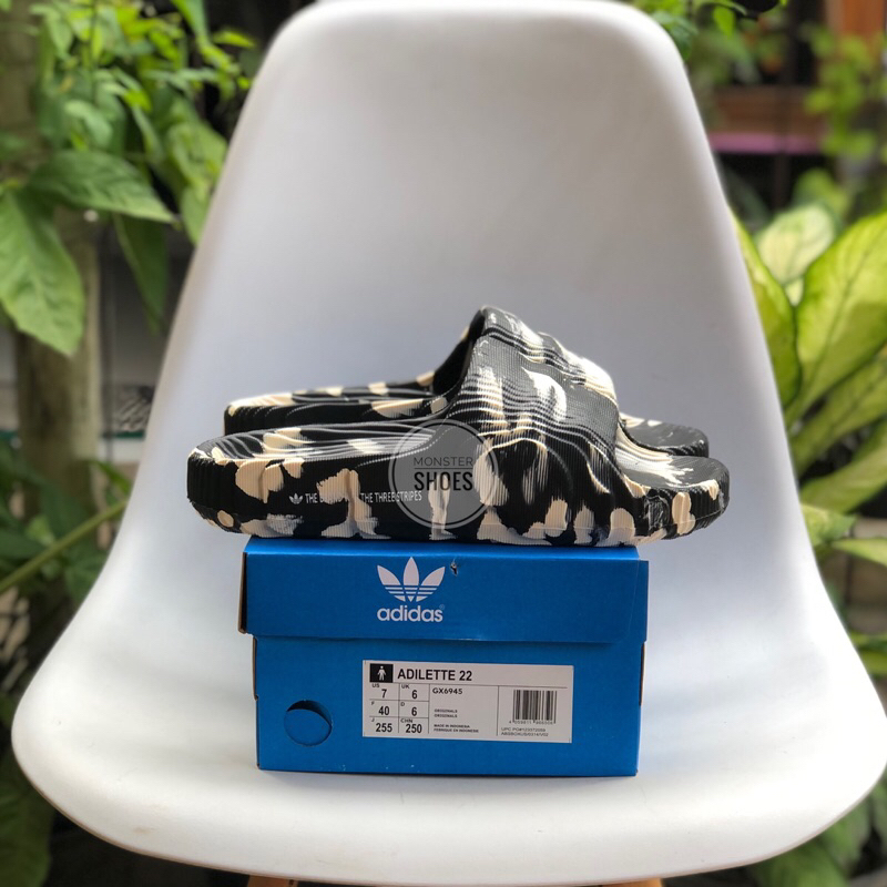 Jual Sandal Slide Pria Adidas Adilette 22 Black Cream Gradasi | Shopee ...