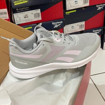 Harga sepatu reebok 2025 di sport station