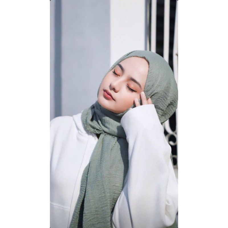 gaya hijab pashmina crinkle
