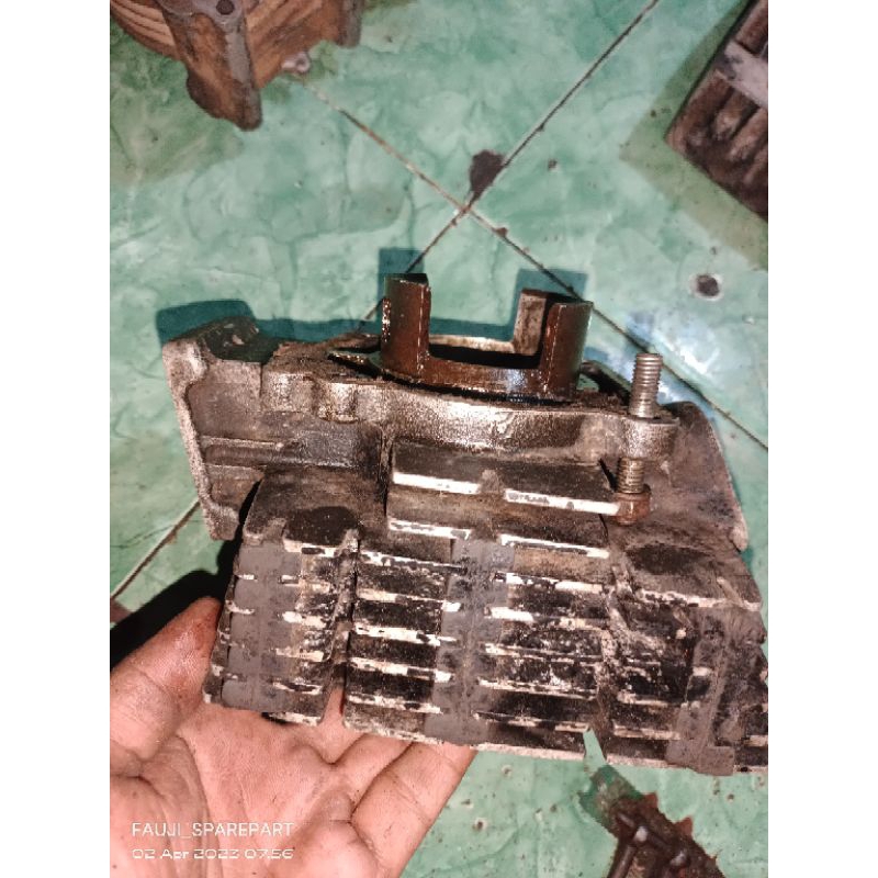 Jual blok boring piston Suzuki RGR rjr barang masih bagus ori bawaan ...