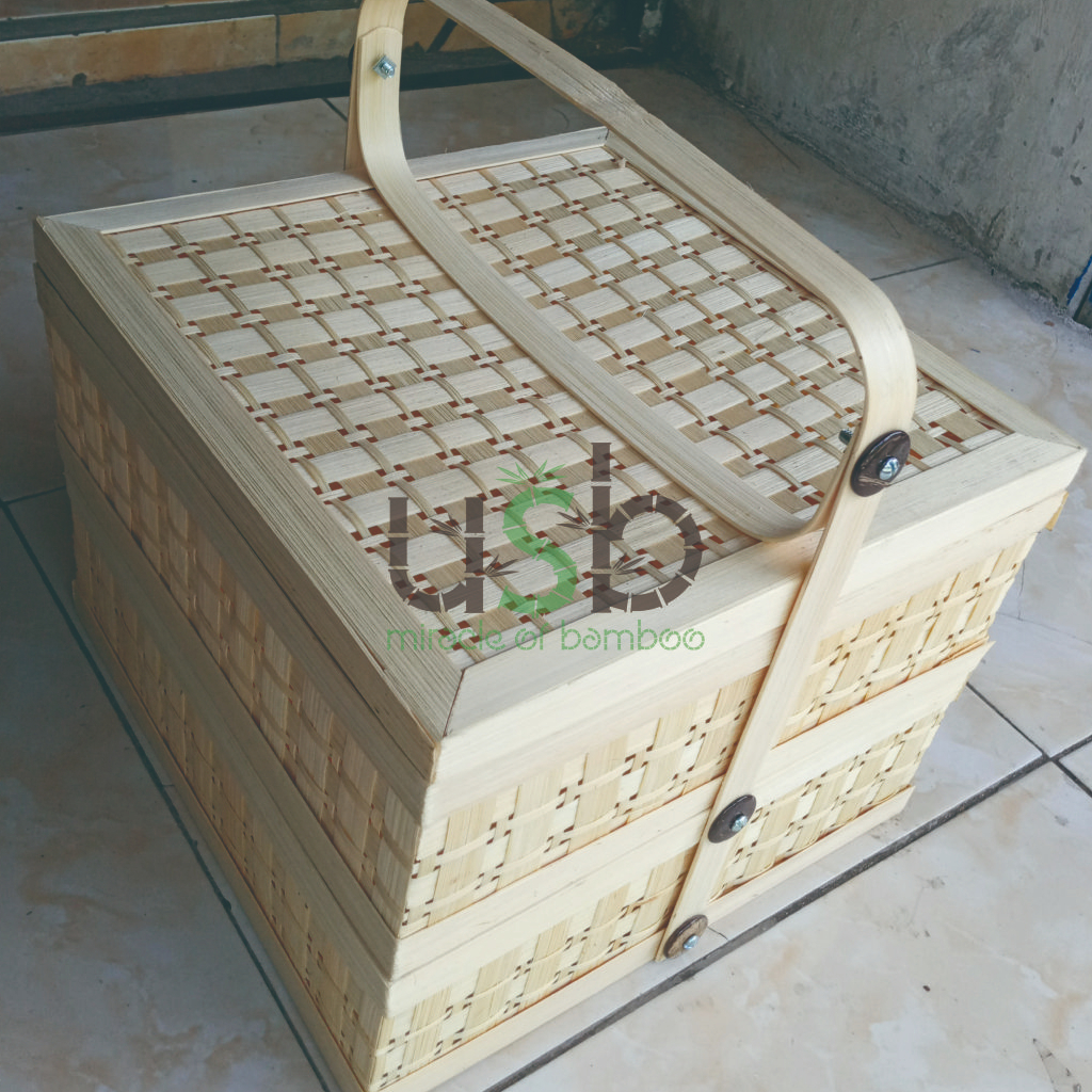 Jual Rantang Kotak dari Bambu Anyaman Mata Itik Ukuran 30 x 30 cm Susun ...
