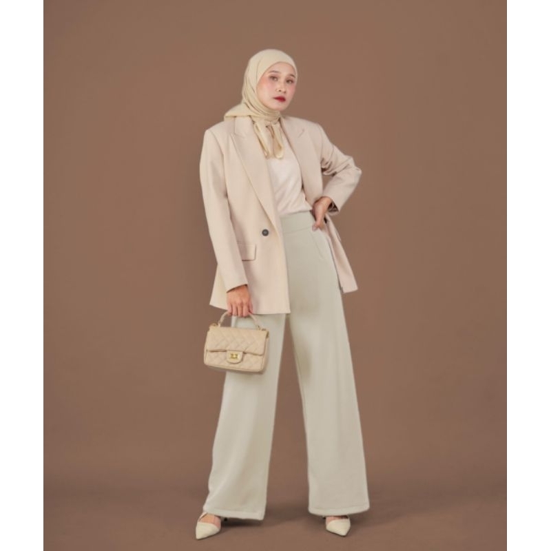 Novik Elis bilan porno