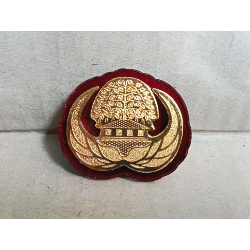 Jual PIN KORPRI LAPIS MICA MERAH MAGNET MURAH BAGUS | Shopee Indonesia