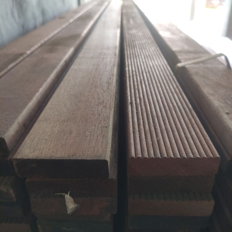 Jual Decking Kayu Bengkirai Merah Red Balau untuk Pagar Kayu Lantai ...