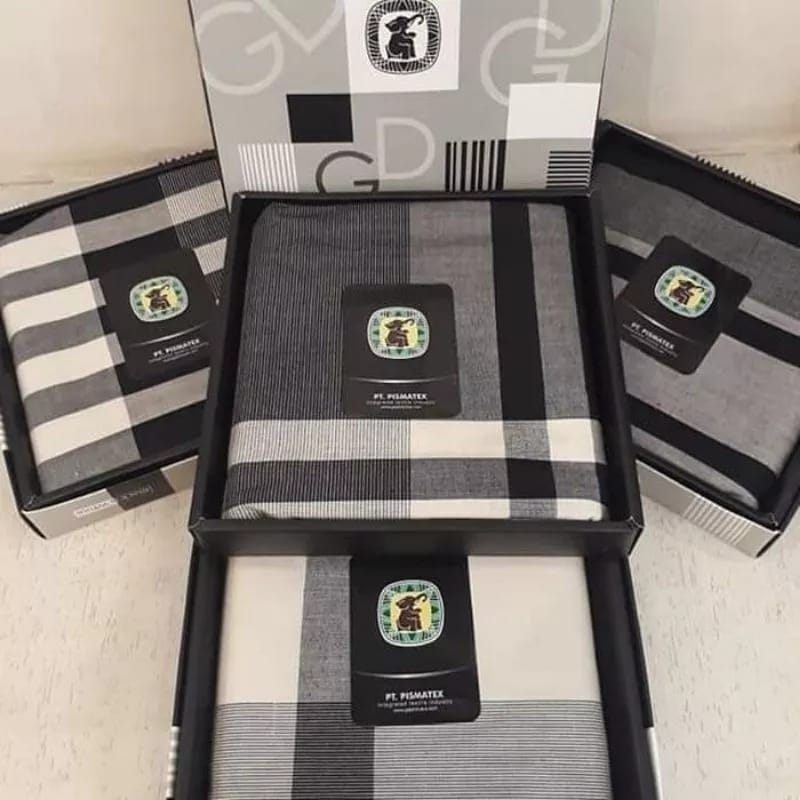 SARUNG GAJAH DUDUK DEWASA ORIGINAL WARNA HITAM PUTIH/SARUNG GAJAH UNGGUL
