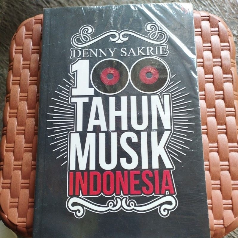 Jual Sejarah: 100 Tahun Musik Indonesia | Shopee Indonesia