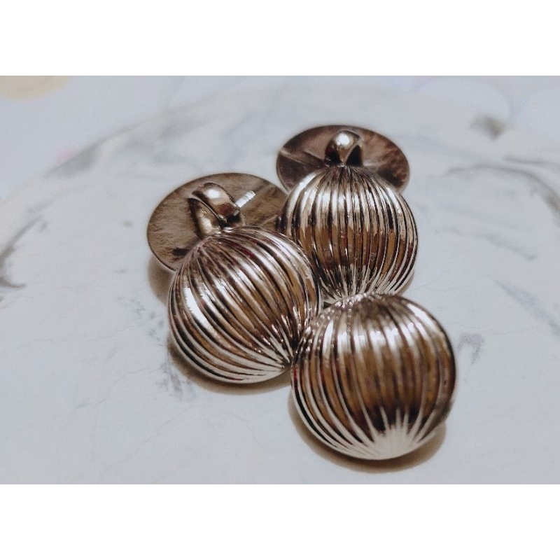 Jual (12 biji) Kancing jamur silver motif cangkang kerang ukuran 15mm ...