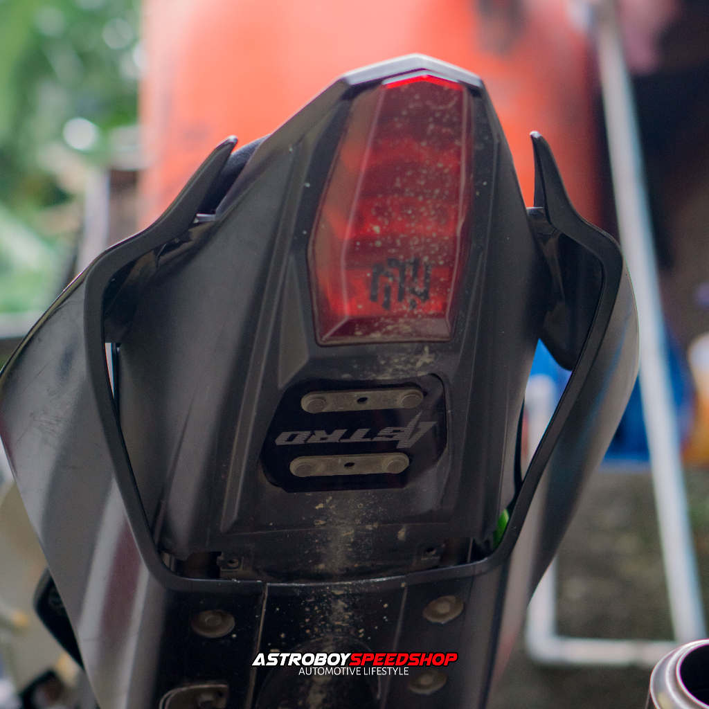 Jual COVER TUTUP SPAKBOR UNDERTAIL AKRILIK R15 V3 & V4 NEW CONNECTED ...