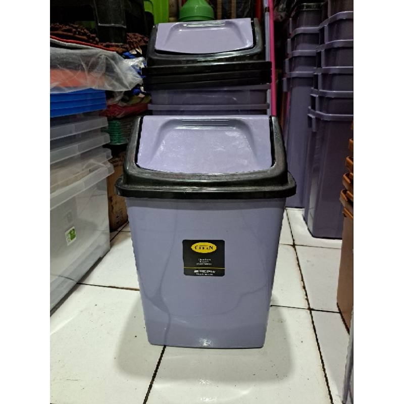 Jual Tempat Sampah Komet 10 Liter Tong Sampah Plastik Injak Dustbin Shopee Indonesia 7768