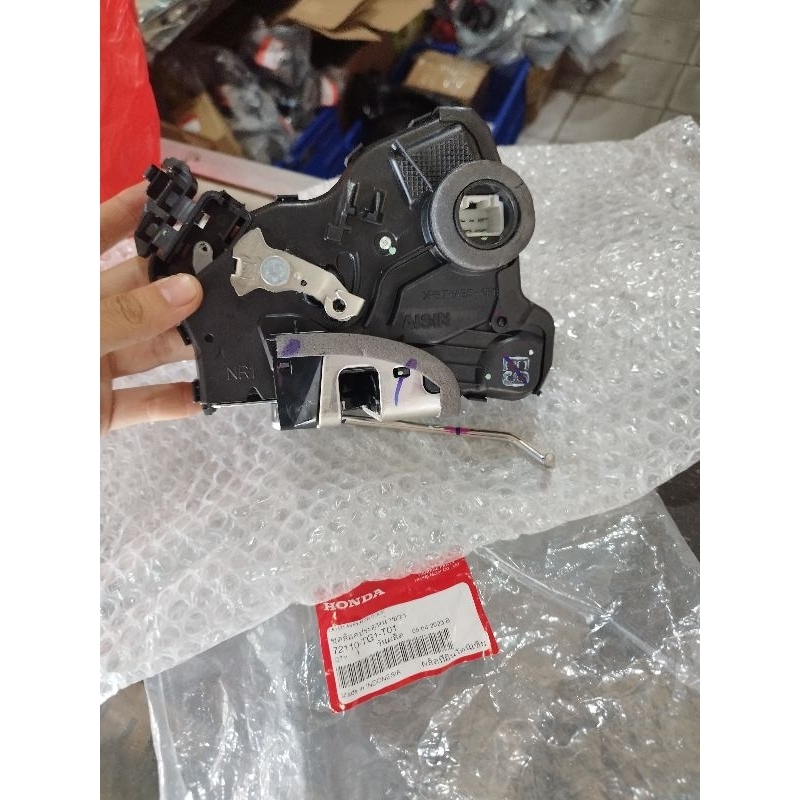 Jual Door Lock Kunci Motor Actuator Aktuator Pintu Depan Kiri Kanan ...