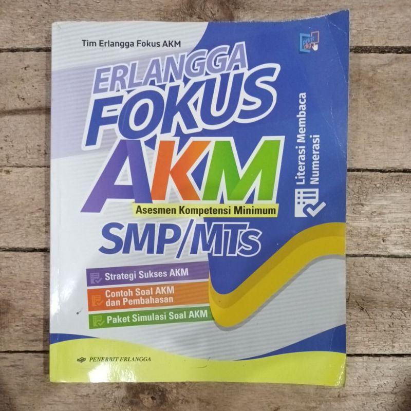 Jual Erlangga Fokus Akm Smp/Mts Literasi Numerasi. Original Bekas Bagus ...